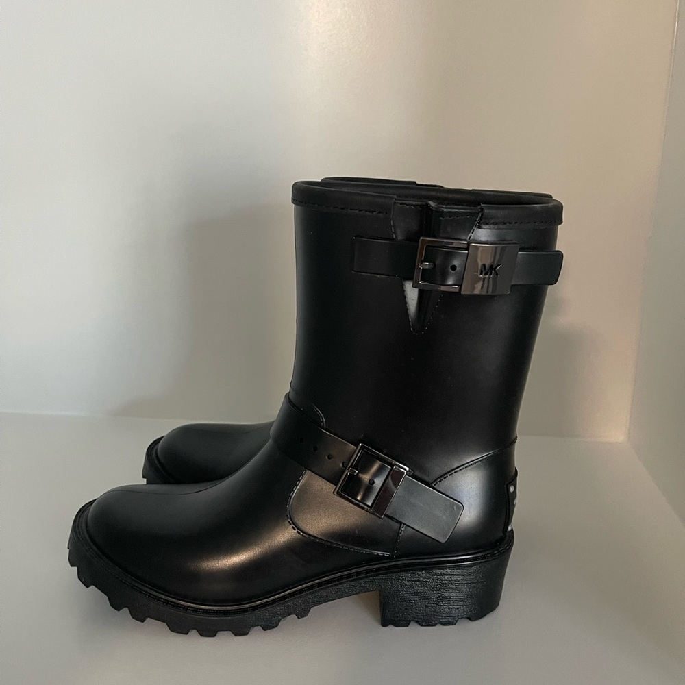 Rain rubber boots by Michael Kors